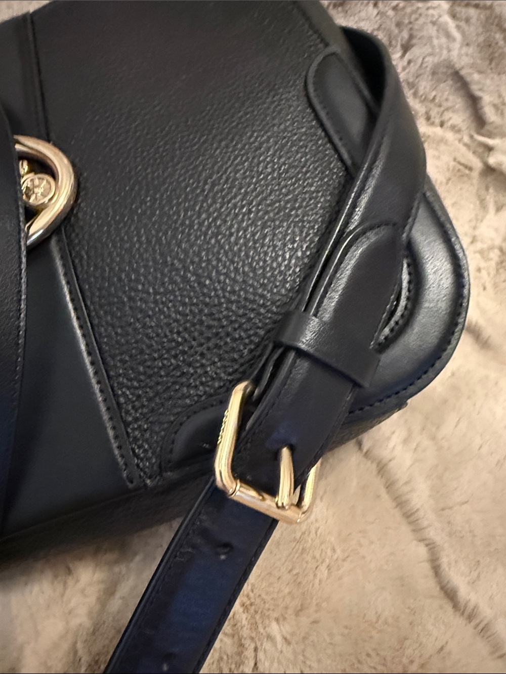 Coach Black Leather Shoulder Bag with Gold Carriage Medallion - Picture 9 of 10